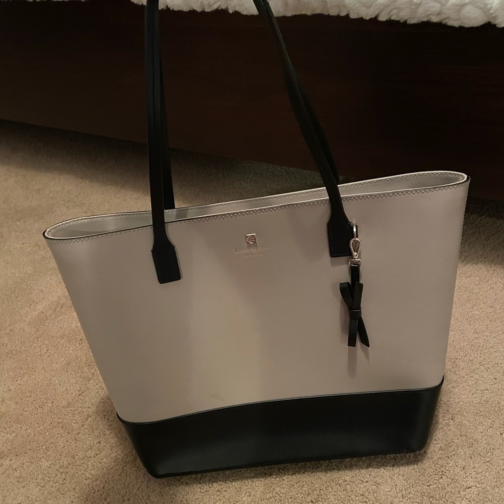 Kate Spade, Beige and Black Medium Sized Tote